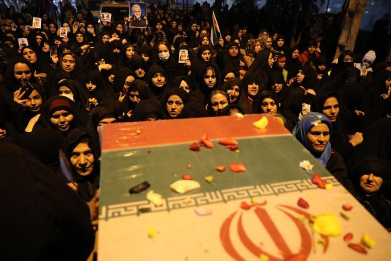 استقبال مردم شریف بندر امام خمینی(ره) از پیکر مطهر شهید گمنام