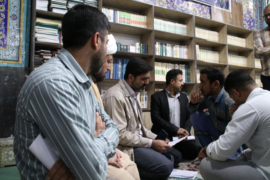 دیدار مدیرعامل سازمان منطقه ویژه اقتصادی پتروشیمی با مردم بندر امام خمینی(ره)