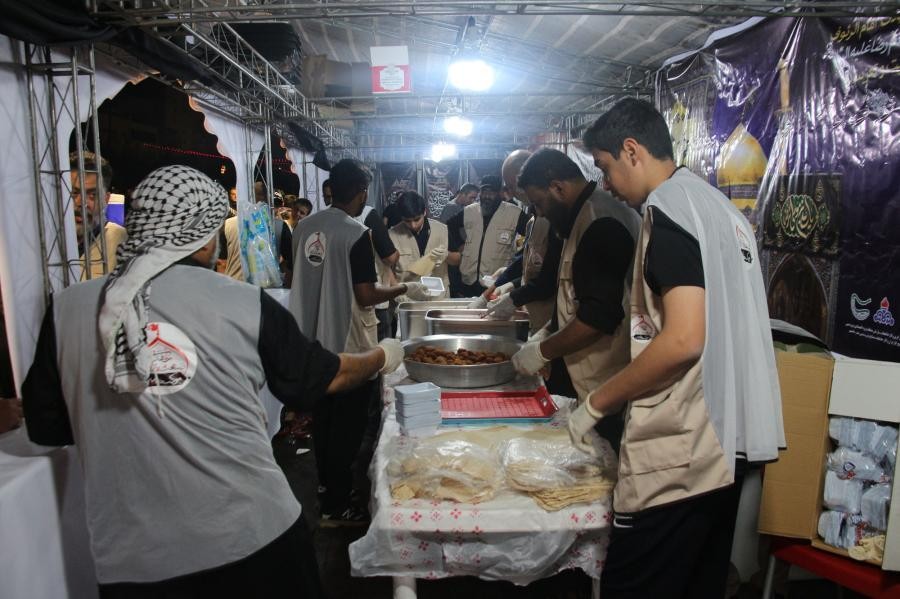 خدمت‌رسانی موکب خادمین شهدای صنعت پتروشیمی بندر ماهشهر در مشهد مقدس