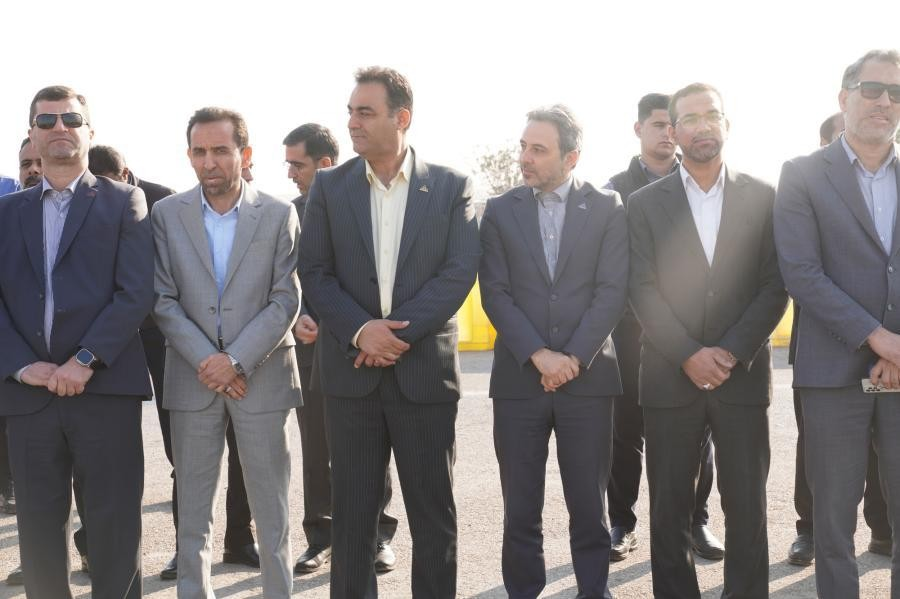 برگزاری آیین احتزاز پرچم جمهوری اسلامی ایران و ادای احترام به شهید گمنام